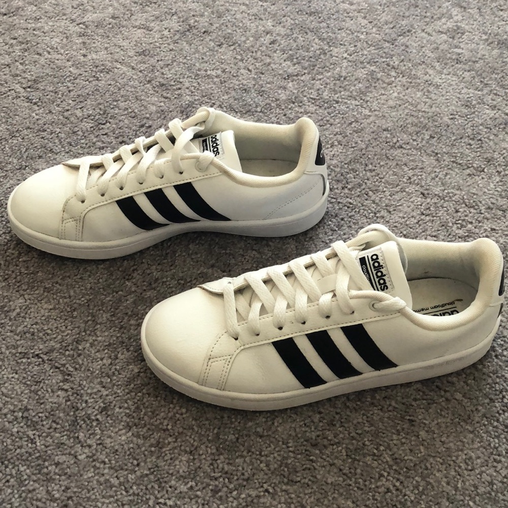 Classic adidas 8.5